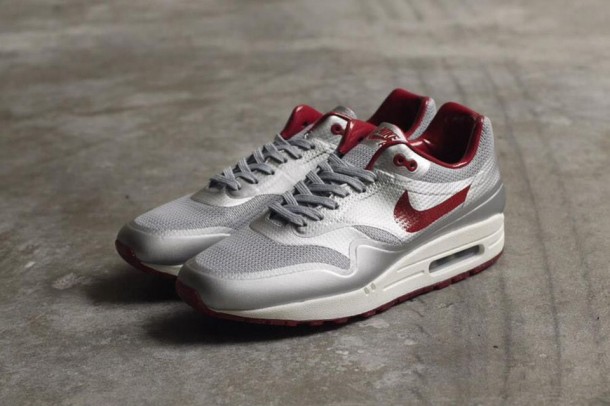 The coolest Sneakers: Nike Air Max 1 Hyperfuse Qs „Night Track“