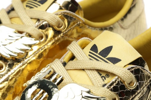 Die neusten Sneaker Starts 2014 - Adidas ObyO x Jeremy Scott Rod Laver „Metallic Gold