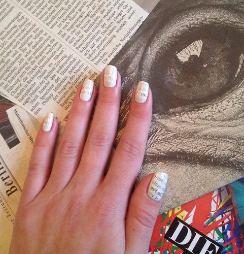 Styling and beauty tip Berlin | Nail tutorial with news papers