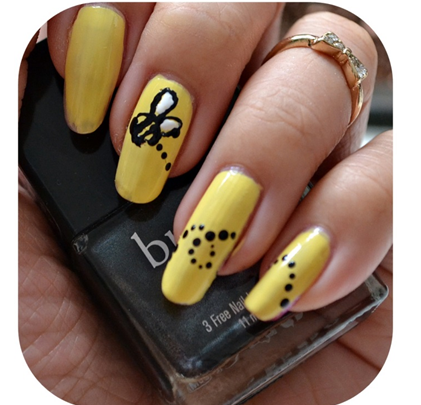 Manicure Monday | NAIL TUTORIAL #Bumble Bee