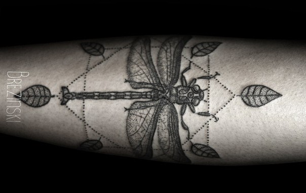Outstanding Artists | Ilja Brezinski – Surrealist, Victorian, delicate tattoos!