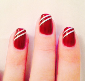 Styling and beauty tip Berlin | Tutorial for nail polish stripes in red