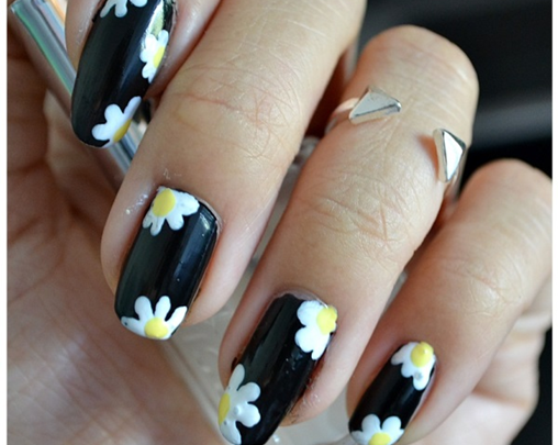 Manicure Monday | NAIL TUTORIAL #Daisy Delight Nails