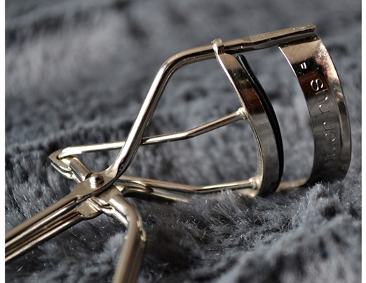 HOT or NOT | Shu Uemura Eyelash Curler