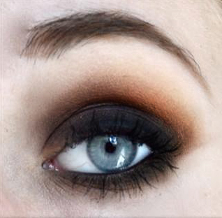 Styling and Beauty Tip Berlin | Classic Brown Smokey Eye
