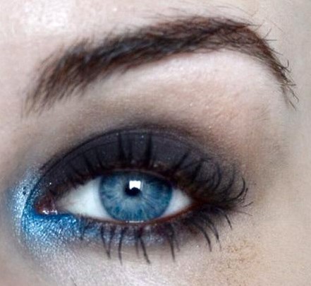 Styling and Beauty Tip Berlin | Black&Blue Smokey Eye