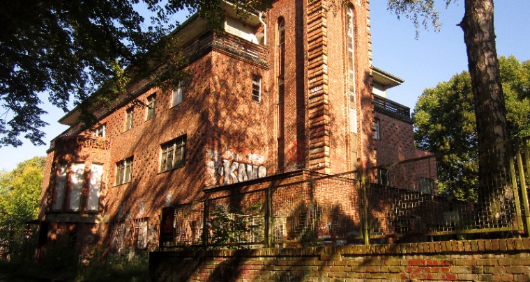 Urban Exploring Berlin: Funkwerk Grünau