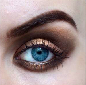 Styling and Beauty Tip Berlin | Gold&Brown Smokey Eye
