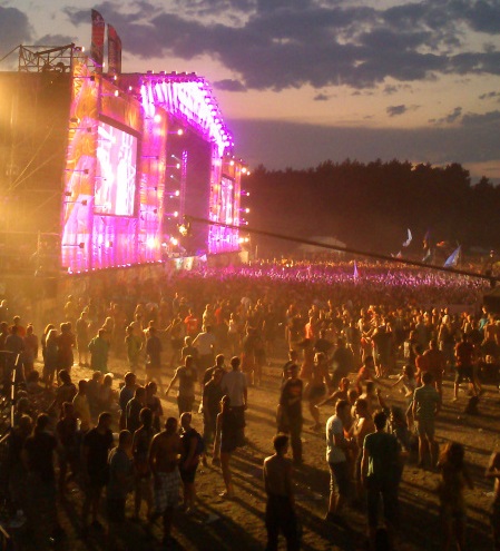 Woodstock in Polen - das bedeutet schlechte Tattoos, laute Zeltnachbarn und Manu Chao