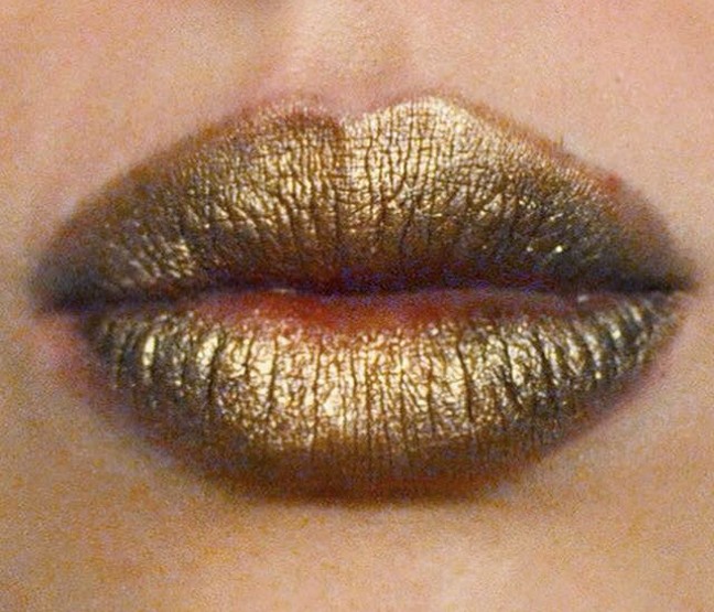 Styling and Beauty Tip Berlin | Metallic Lips