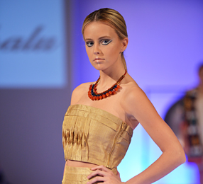 Couture Fashion Week New York September 2014 präsentiert –Ikali Sukhalu, für Sie