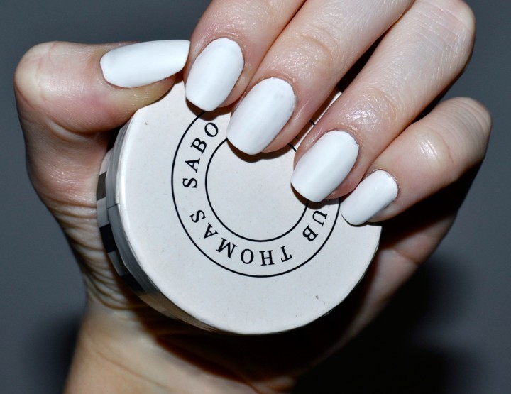 Styling and Beauty Tip Berlin | Matte White Nails