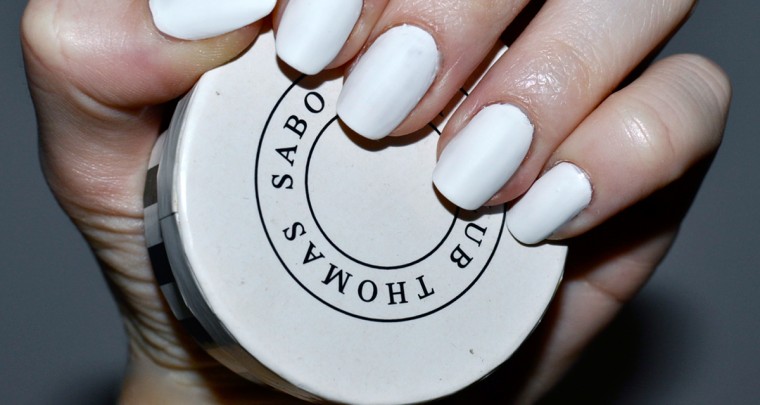 Styling and Beauty Tip Berlin | Matte White Nails