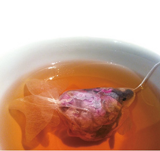 The coolest Product Designs 2014: A goldfish teabag by Charm Villa