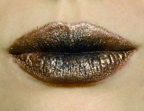 Styling- und Beauty-Tipp Berlin | Dark Metallic Lips