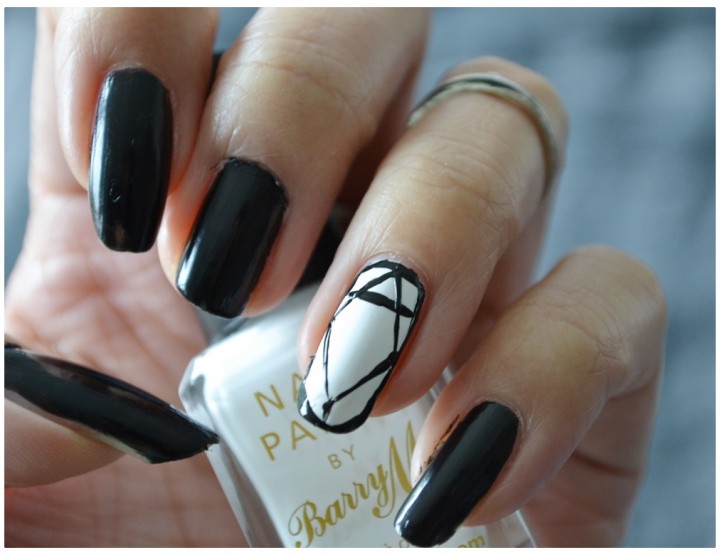 Manicure Monday | NAIL TUTORIAL #Black and White Diamond
