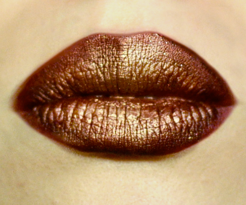 Styling and Beauty Tip Berlin | Metallic Dark Marsala & Gold Lips