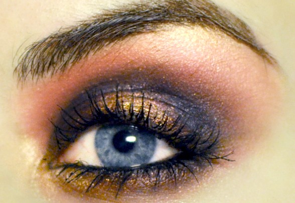 Styling and Beauty Tip Berlin | Gold & Marsala Smokey Eye