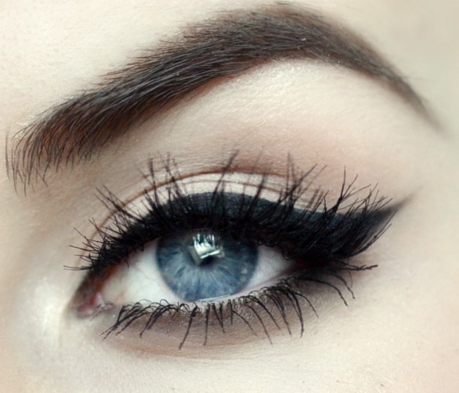 Styling and Beauty Tip Berlin | Pin-up Cat Eyeliner
