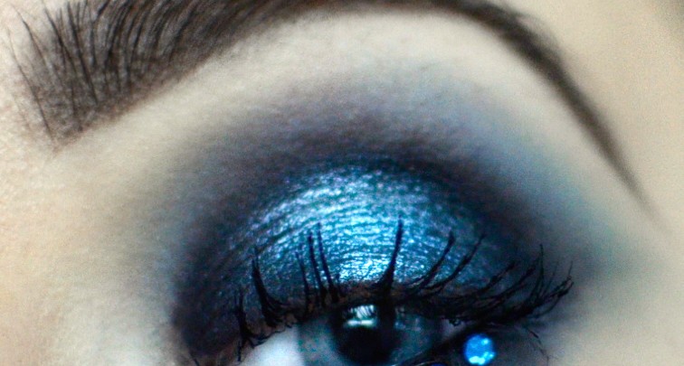 Styling and Beauty Tip Berlin | Blue & Black Party Makeup