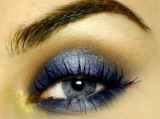 Styling and Beauty-Tip Berlin | Shimmery Blue Smokey Eye