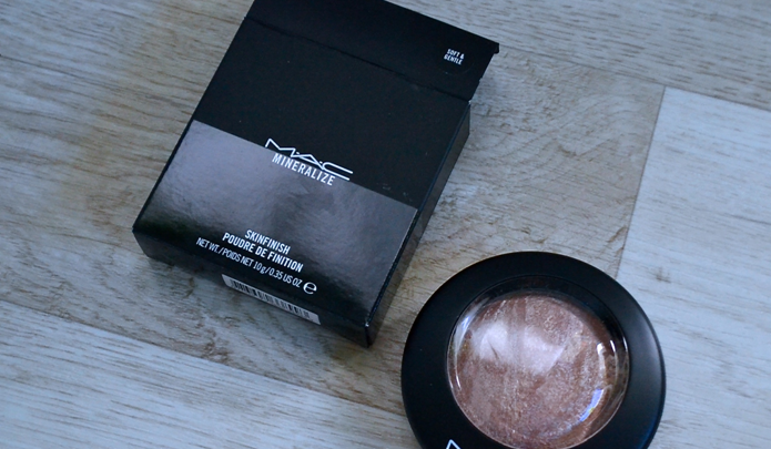 HOT or NOT |Pocket Review: MACs Soft and Gentle Highlighter