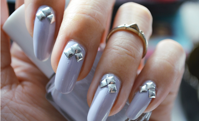 Manicure Monday |NAIL TUTORIAL #A touch of Spring with Lilac and Studs