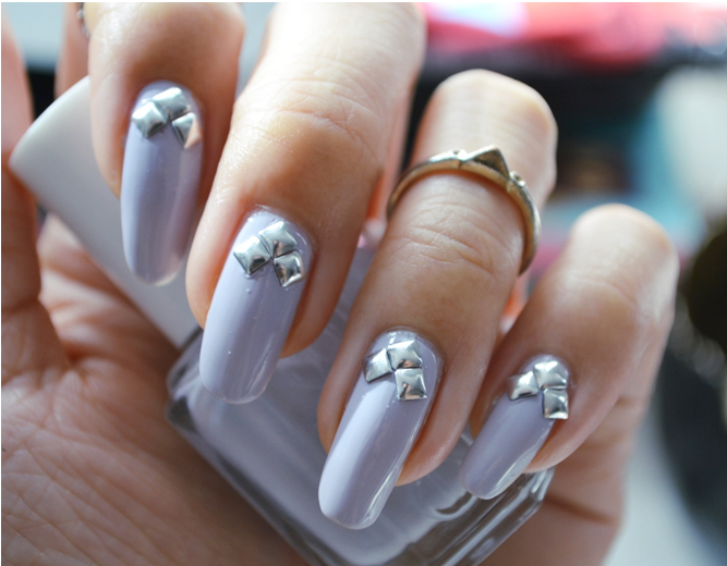 Manicure Monday |NAIL TUTORIAL #A touch of Spring with Lilac and Studs