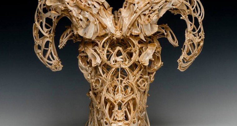 John Paul Azzopardis Skulpturen aus Knochen