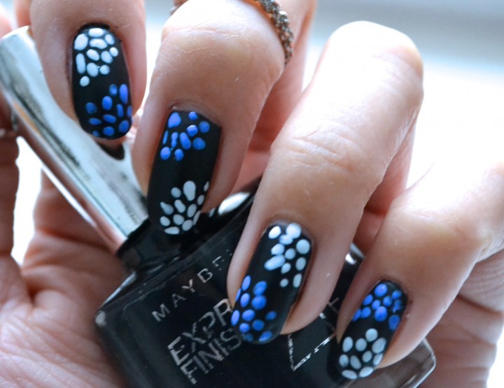 Manicure Monday | NAIL TUTORIAL #Blaue Blüten