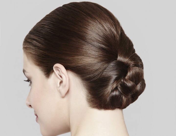 Style the perfect, classic Wiesn Bun with Pantene Pro-V