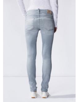 Denim: slim-fit jeans made of cotton
