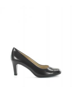 Smooth leather pumps by Peter Kaiser