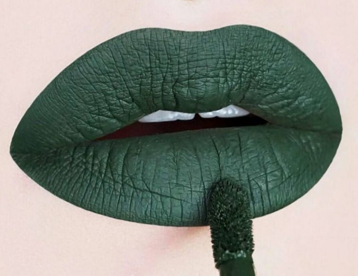 Die besten Lippenstifte in Grün - inspiriert von Rihanna