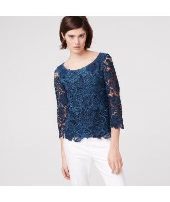 Lace shirt with three-quarter sleeves
