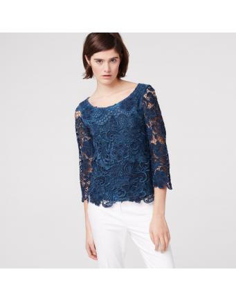 Lace shirt with three-quarter sleeves