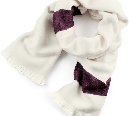 Sporty elegant woven scarf with high share of wool