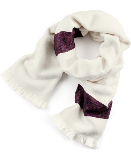 Sporty elegant woven scarf with high share of wool
