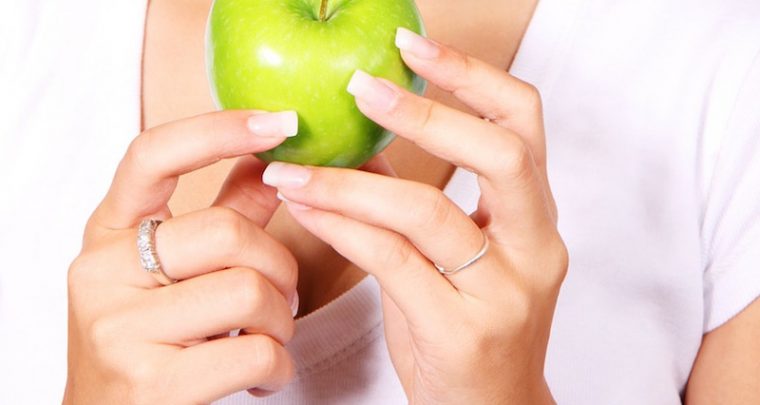 Das gute alte Haushaltsmittel gegen trockener Haut: Der Apfelessig