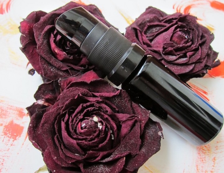 1001 Parfum Variationen mit der Königin der Blumen -  die Rose