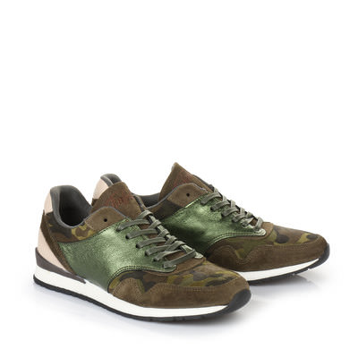 Sneaker in camouflage